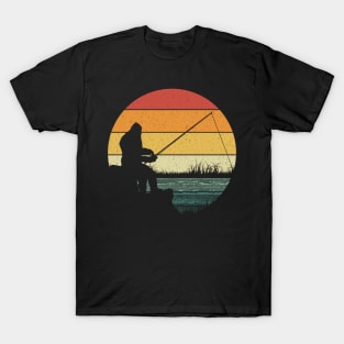 Bigfoot Fishing Retro Sasquatch T-Shirt